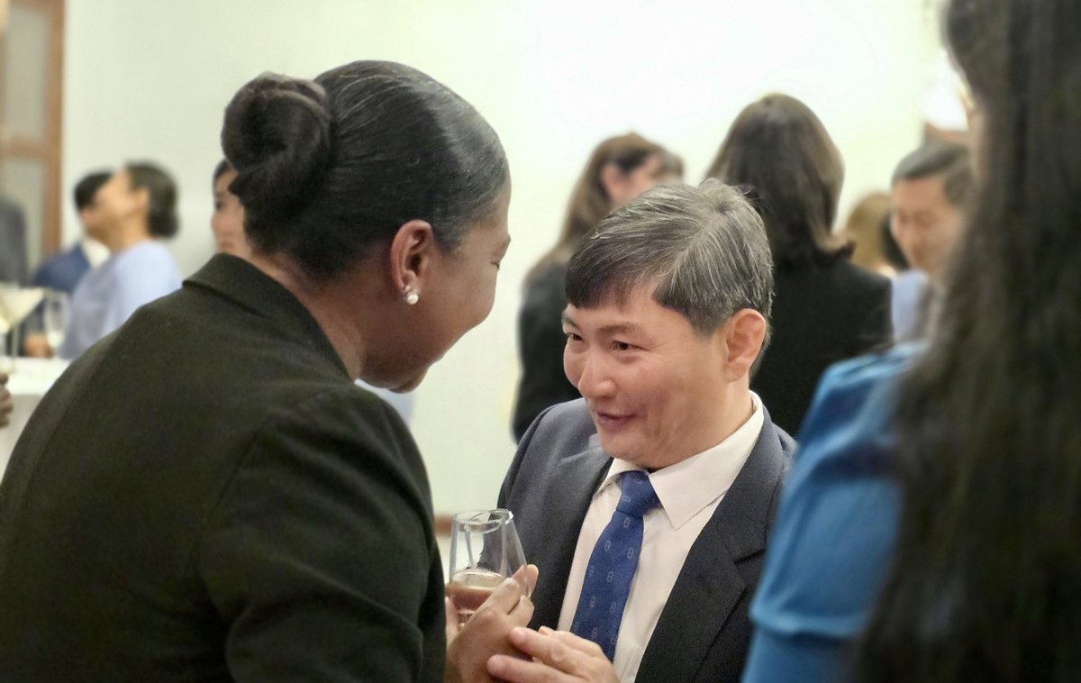 劳工部部长恒索出席美国驻柬使馆外交官离任欢送会