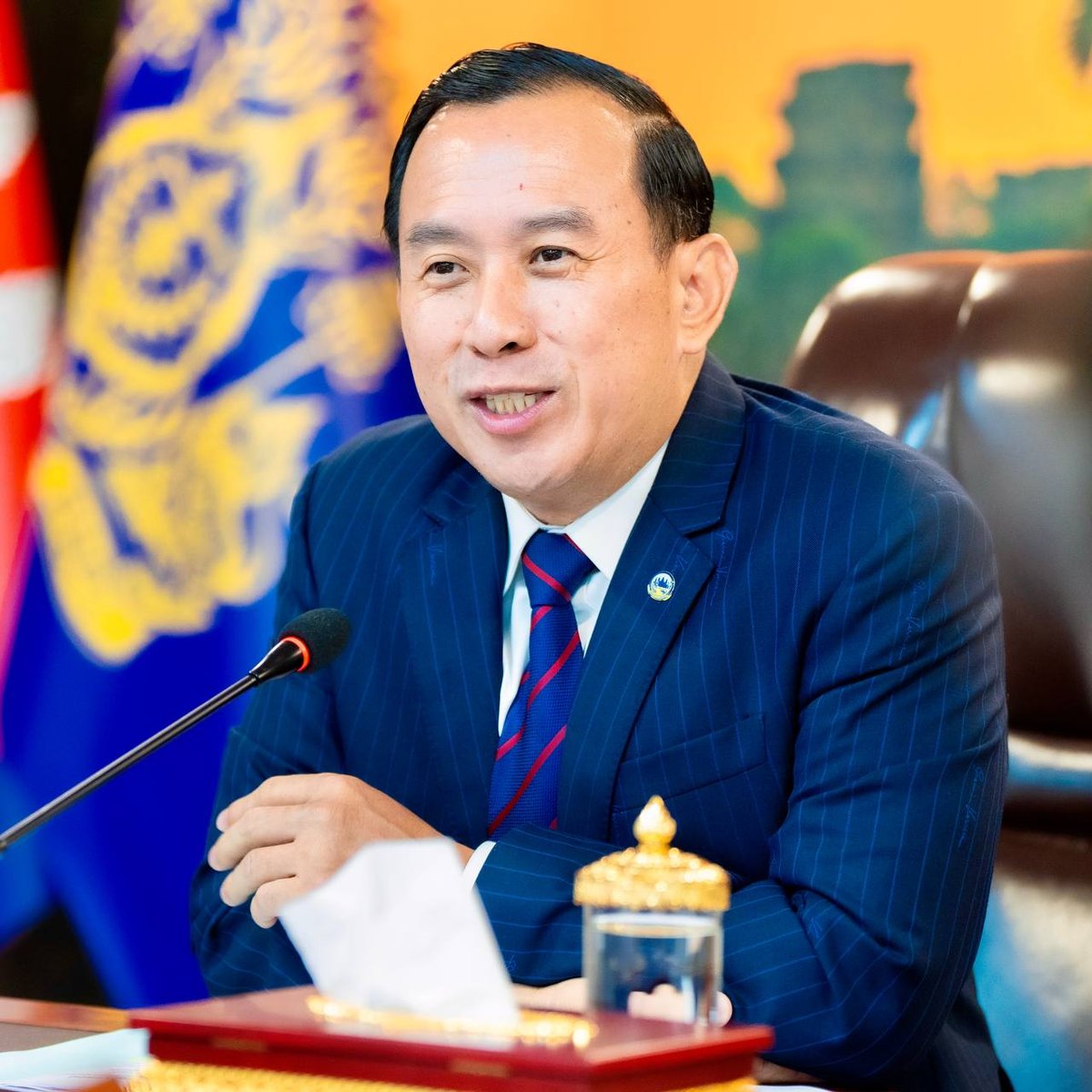柬埔寨旅游部部长胡哈会见青年代表,宣布柬埔寨将主办第50届东南亚与日本青年船活动