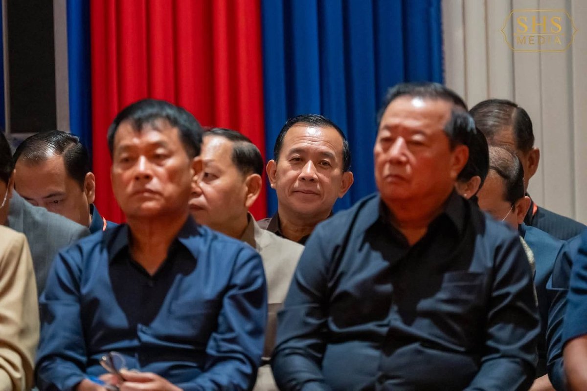 洪森主持金边政府部门座谈会 旅游部长胡哈出席
