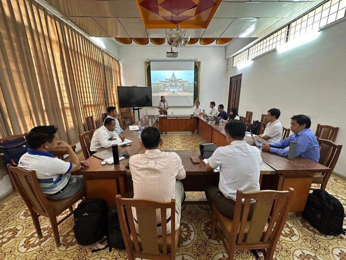 皇家金边大学社会科学与人文学院于5月2日上午举办高棉学博士项目第三届新生迎新会
