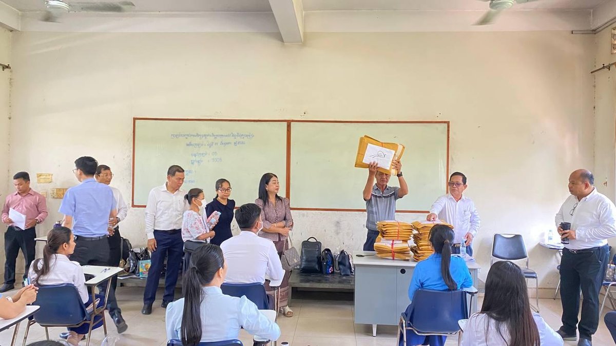 皇家金边大学举办教师升级考试 1655名学员参加