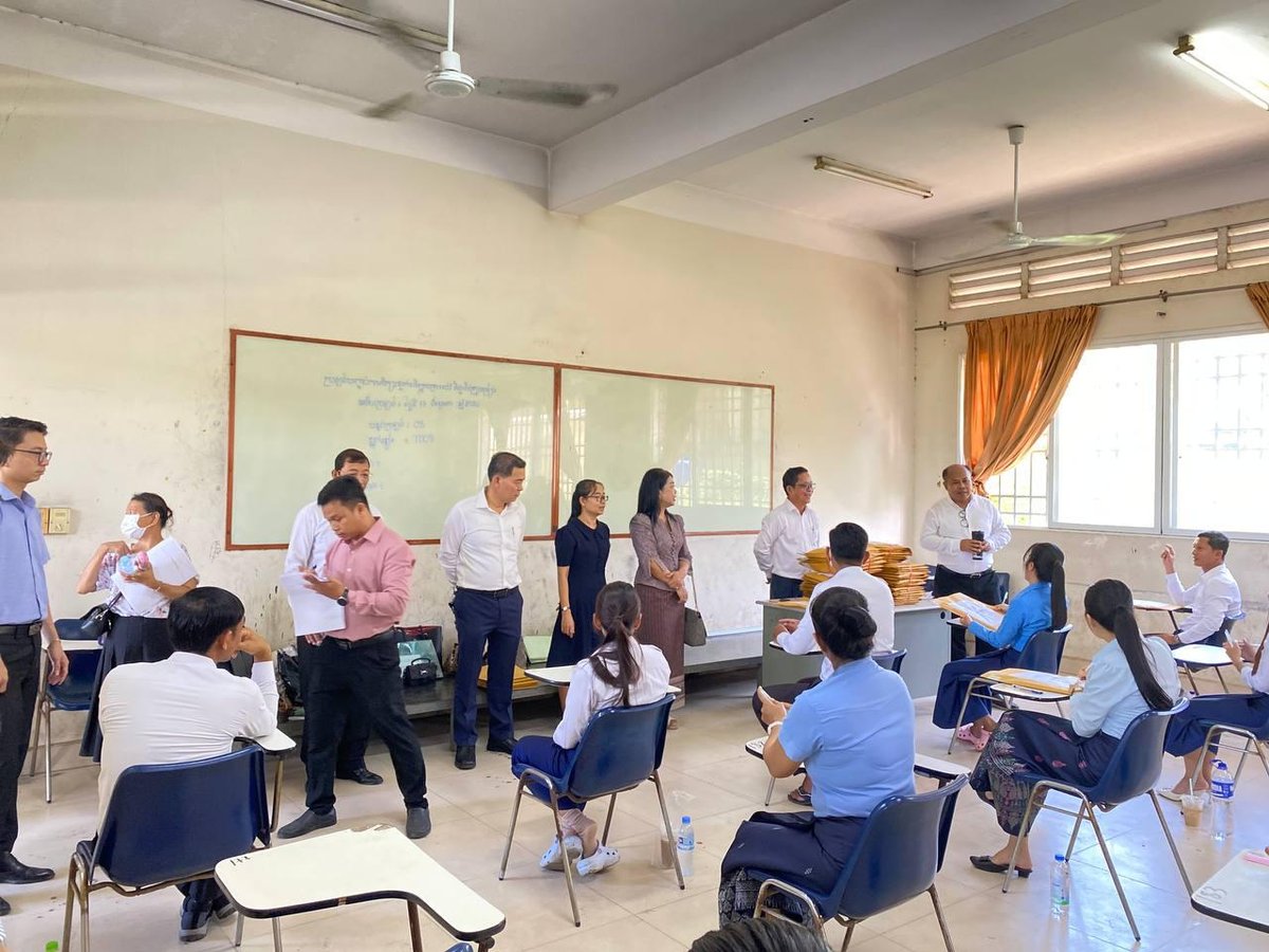 皇家金边大学举办教师升级考试 1655名学员参加