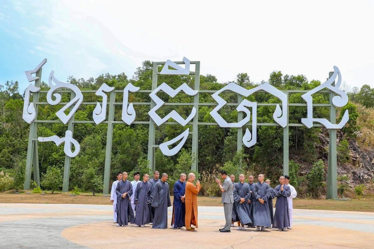 少林寺武僧代表团访问西港 蒙西那省长亲自接见