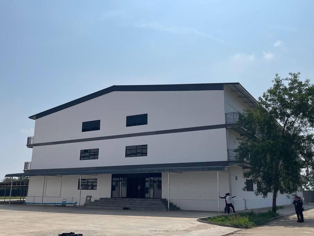 波贝警方突击清剿涉诈窝点 斯登博村多处建筑被封