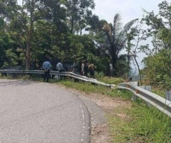 贡布省波哥山货车坠崖 司机刹车失灵身亡