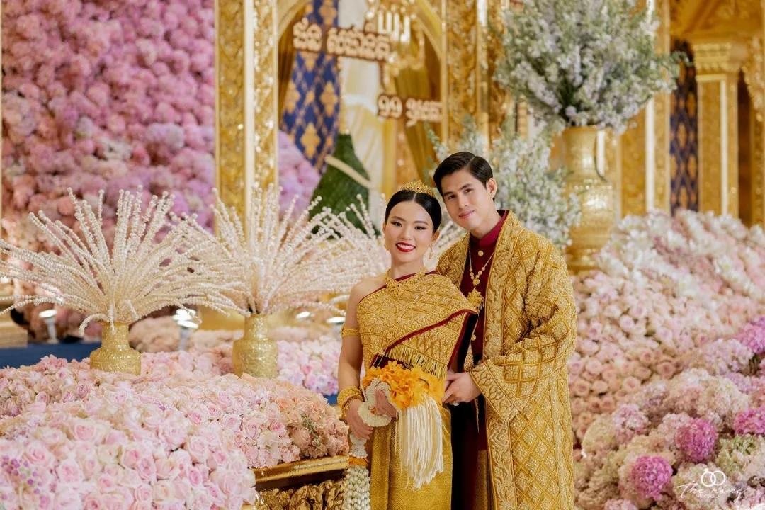 柬埔寨政商豪门联姻 洪森洪玛奈出席水净华婚礼