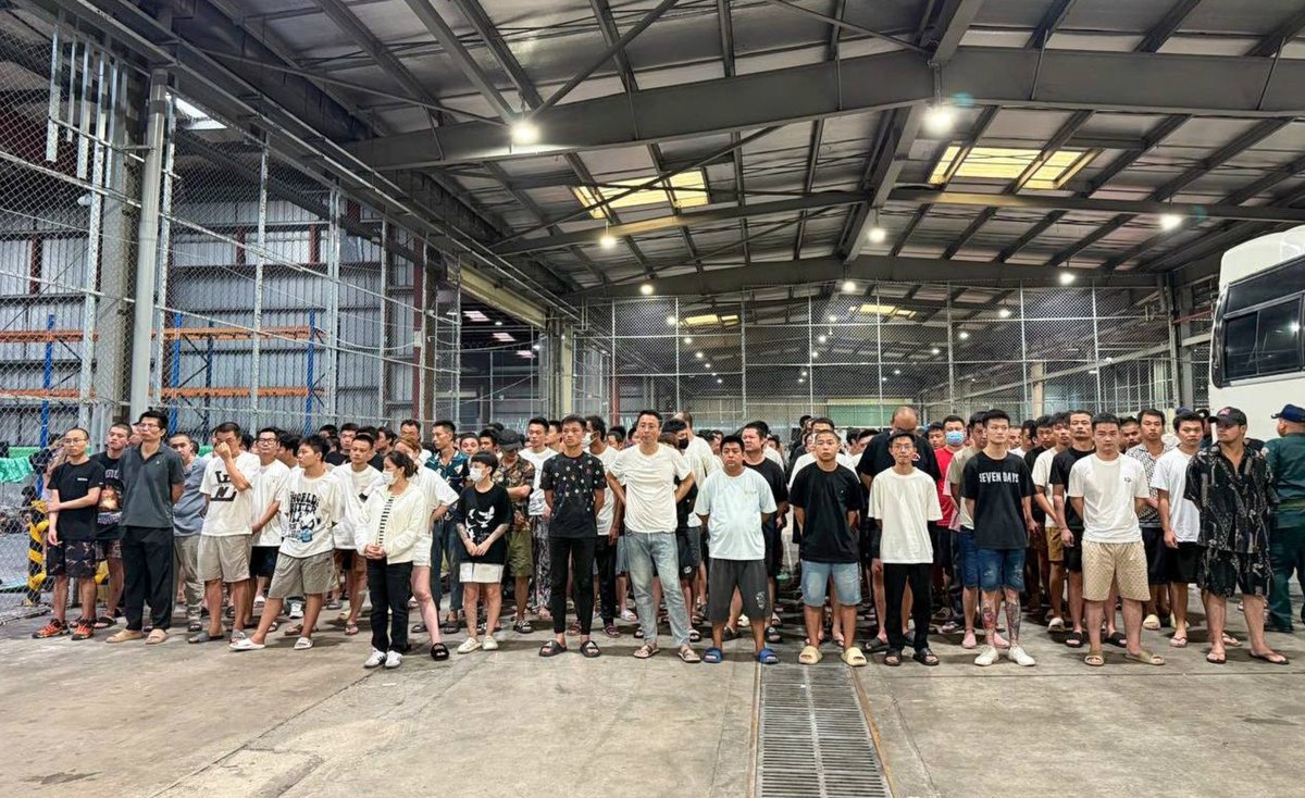 319名涉诈及非法居留中国籍人员被遣返回国