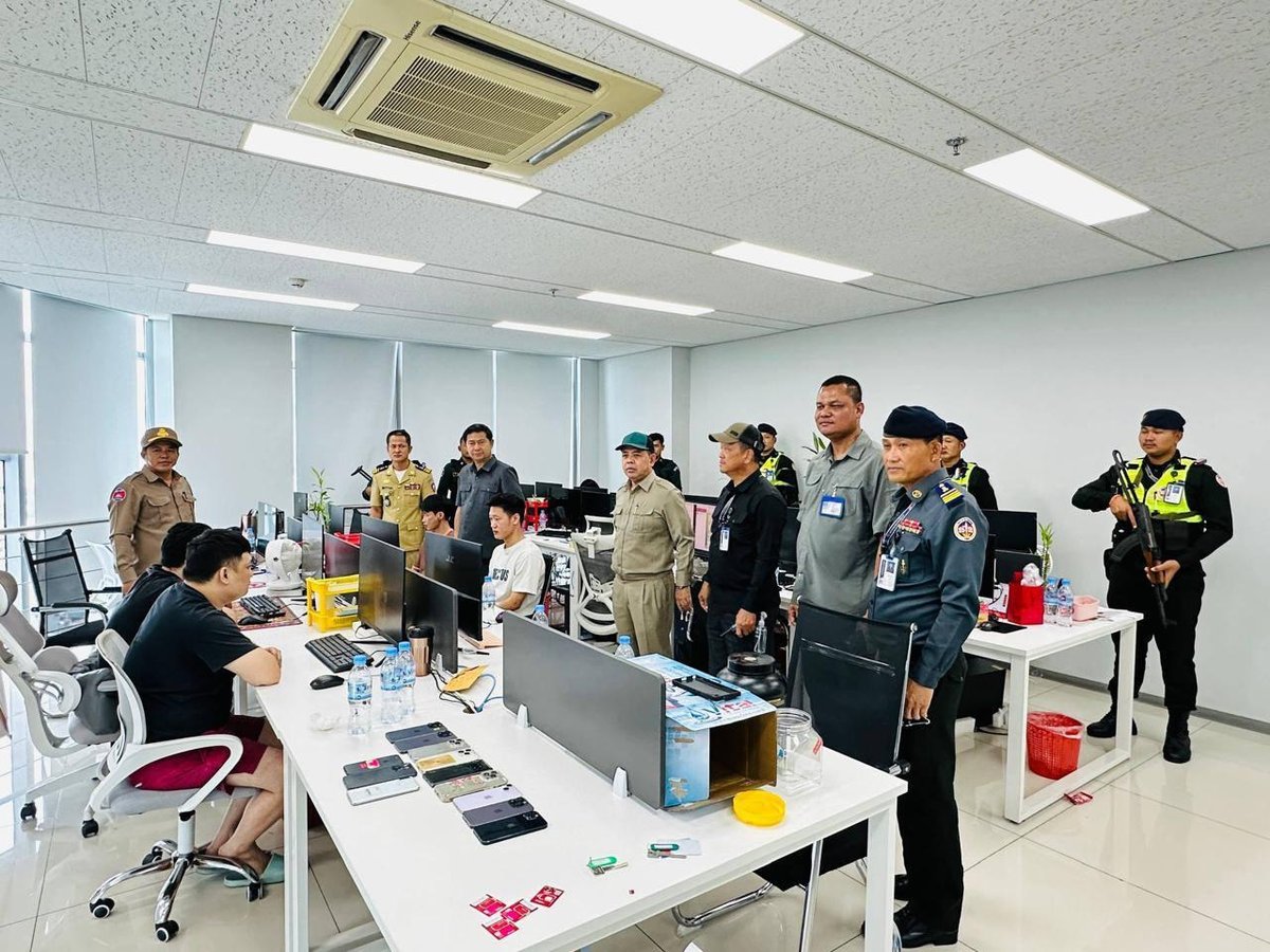 金边警方清查外籍人员 3处窝点查获18名涉诈及非法居留者