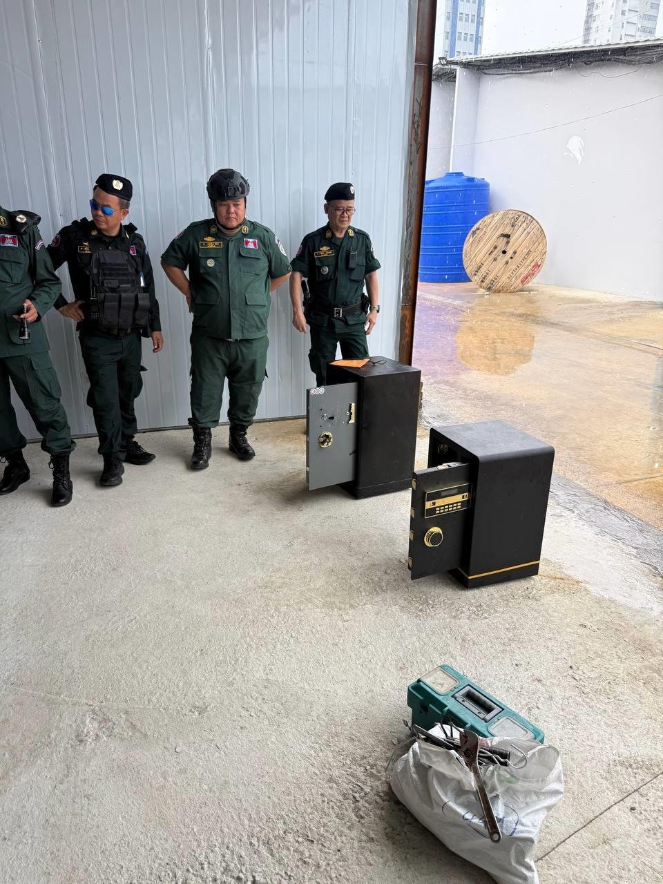 波贝突袭行动抓获293名外籍人员 涉嫌网络诈骗