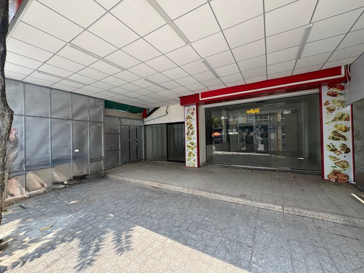 位于金边一号路炳发集团小区,现有一间上街商铺招租