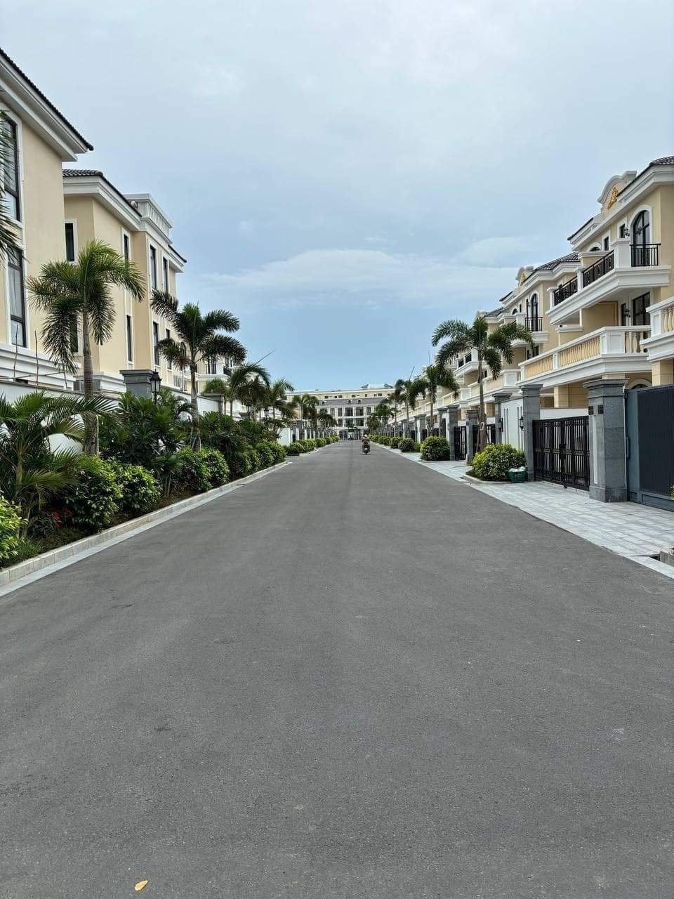 金边3号公路卡森小区独栋别墅出租,建筑面积约120㎡,土地面积约300㎡