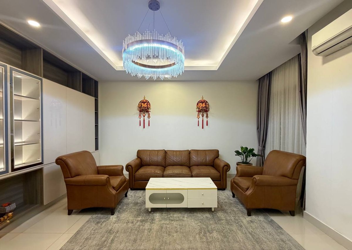 一号路炳发城双拼别墅招租 月租$2000 家具齐全