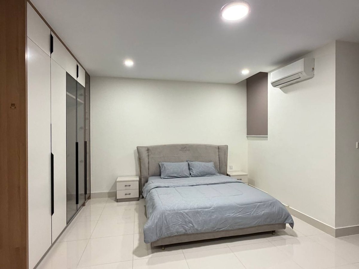 一号路炳发城双拼别墅招租 月租$2000 家具齐全