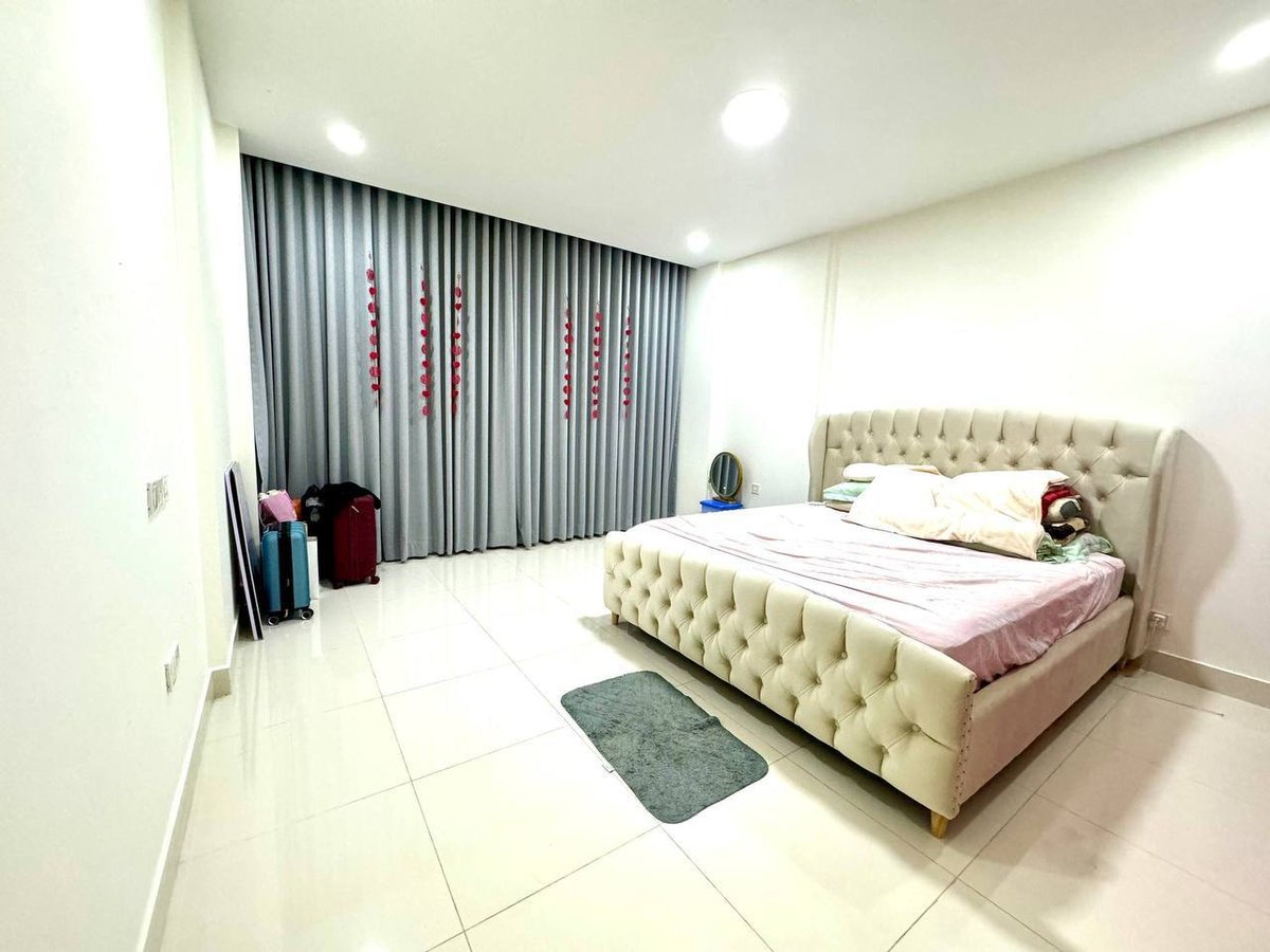 一号路炳发城排屋招租 月租$750 4房5卫带部分家具
