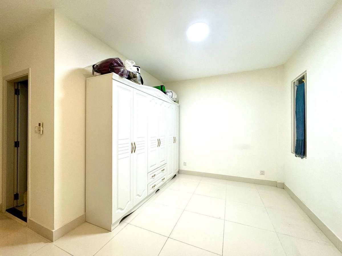 一号路炳发城排屋招租 月租$750 4房5卫带部分家具