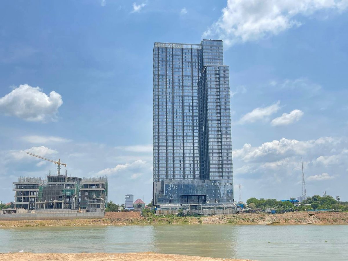 金银岛Vue Aston公寓现房招租,建筑面积75平方米,户型为2房1卫,家具家