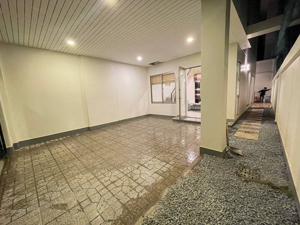 位于永旺3附近炳发城,新款双拼别墅出租