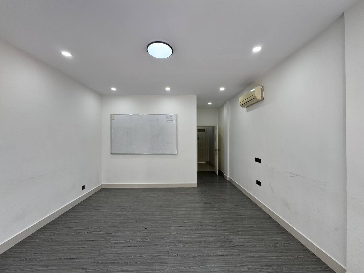 位于一号公路炳发城排屋出租,月租$600