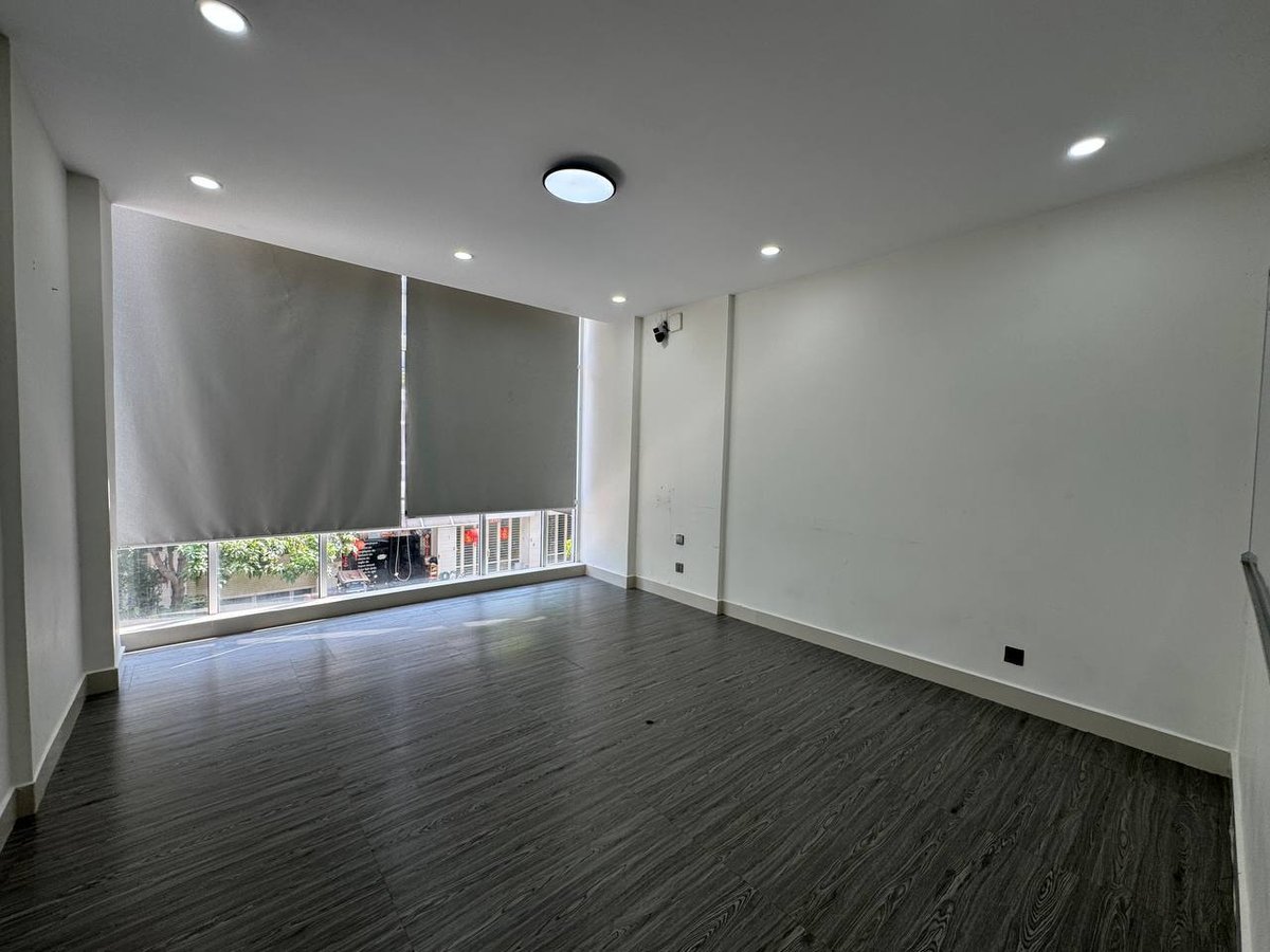 位于一号公路炳发城排屋出租,月租$600