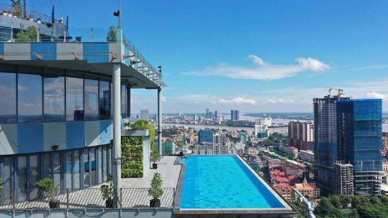 位于金边的The Penthouse Residence公寓现有一套3室1厅房源