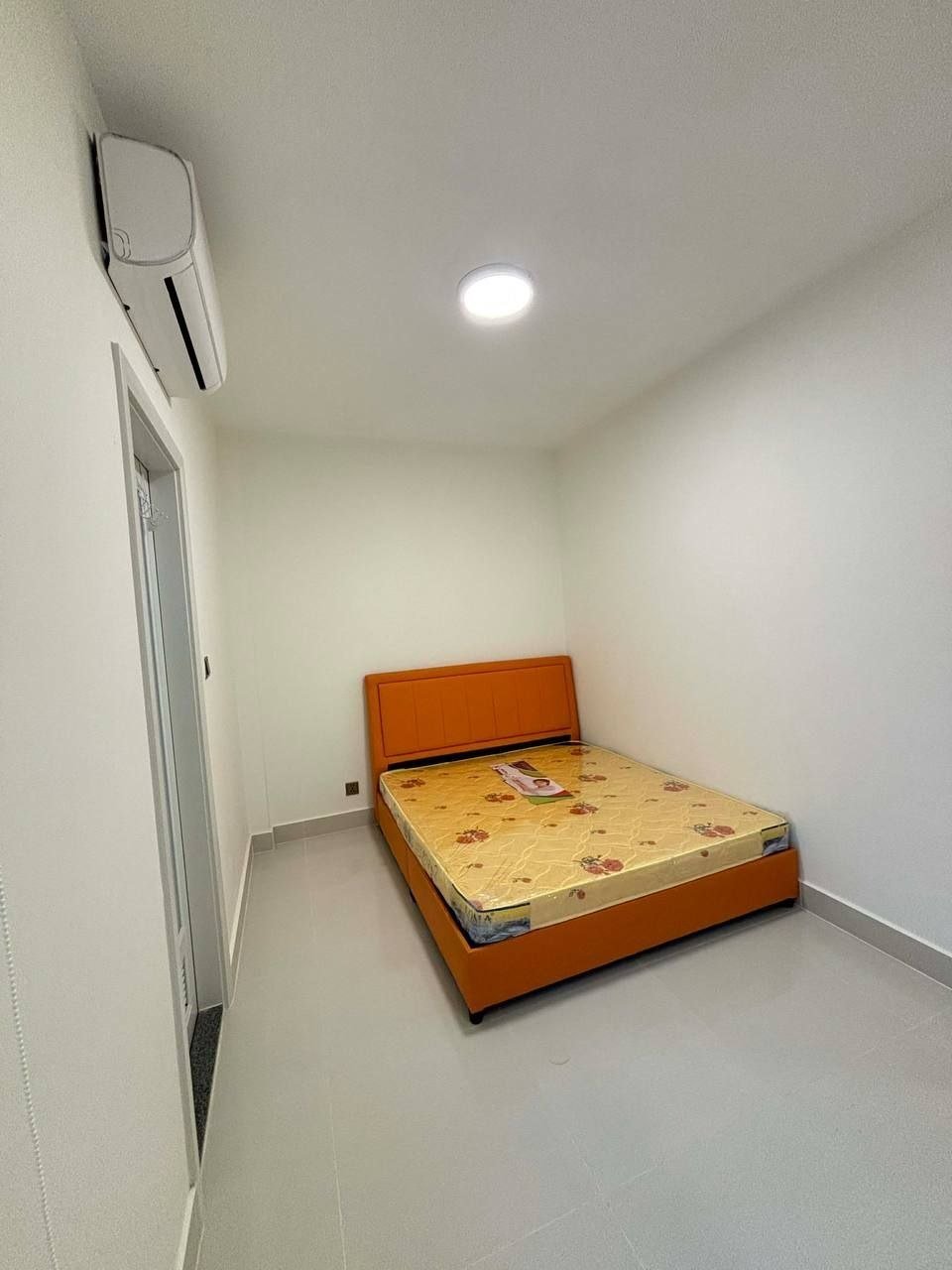 一号路炳发集团小区店铺招租 月租$900 4房5卫