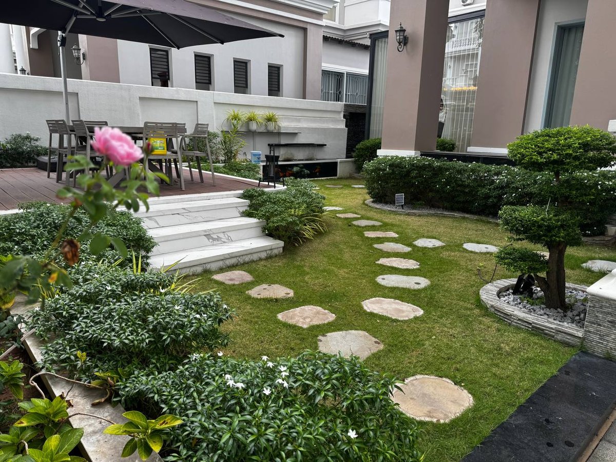 炳发城王后别墅招租 月租$10000 售价$150万