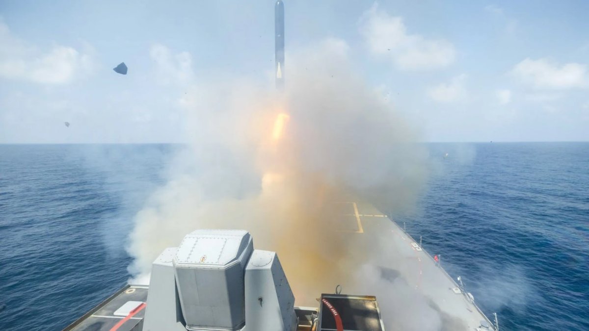 美伊霍尔木兹海峡冲突升级 双方互袭致油价波动风险