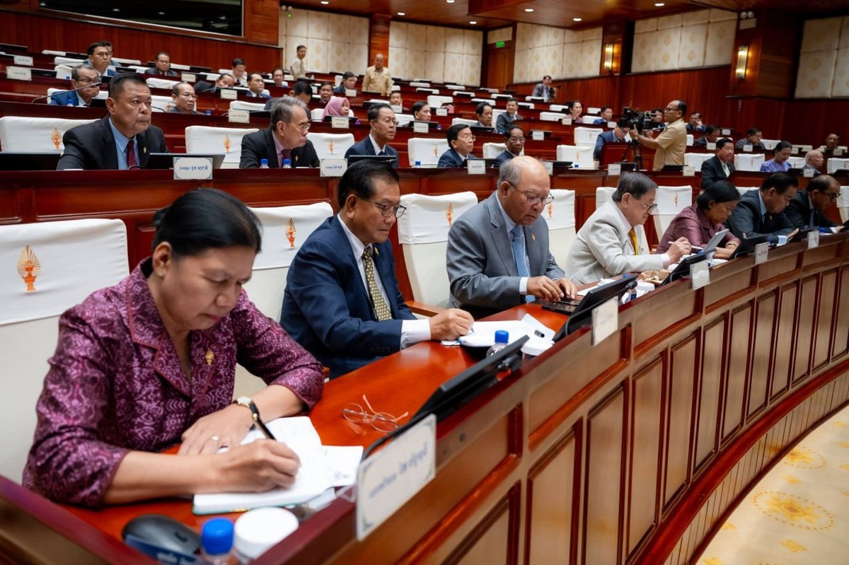 柬埔寨国民议会全票通过兵役法草案 洪玛奈出席会议