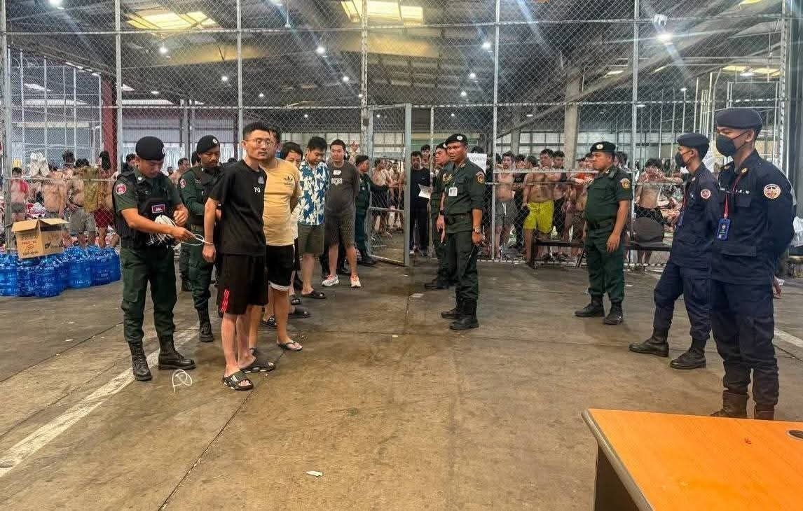柬埔寨遣返318名涉网诈中国籍人员 涉及两大国际机场