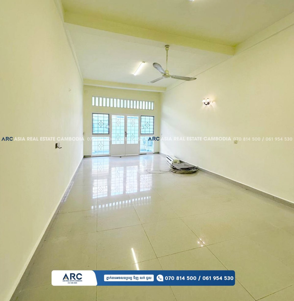 堆谷区水坝区联排别墅出售,土地面积4m x 18m,房屋面积4m x 13m,共
