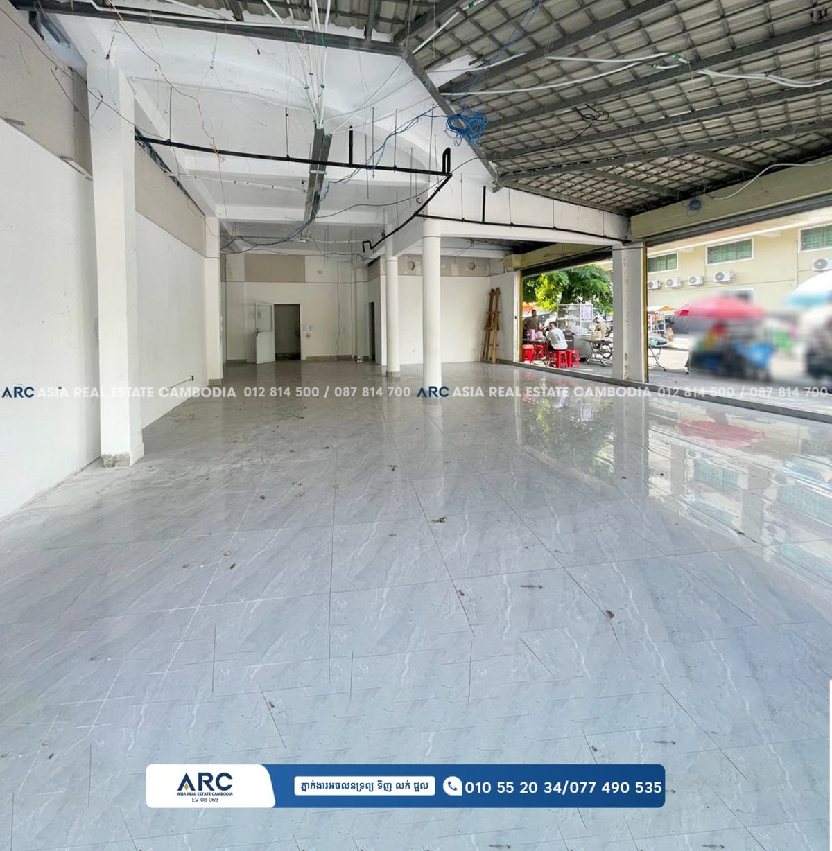 德科市场附近临街转角店面招租 月租$3500