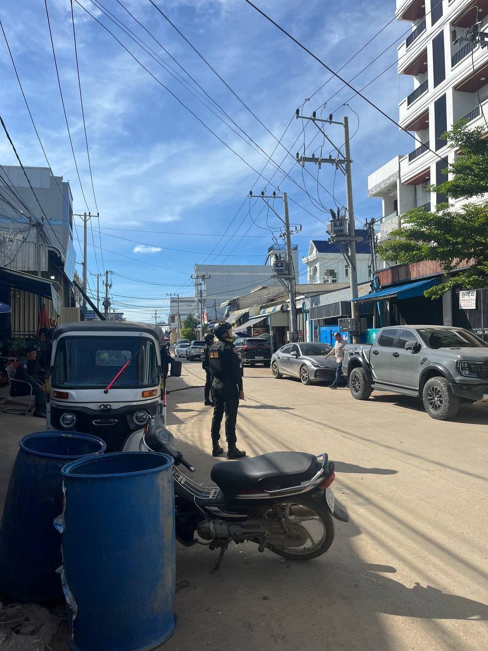 波贝市巴厘列1村再遭突击打击网络诈骗团伙