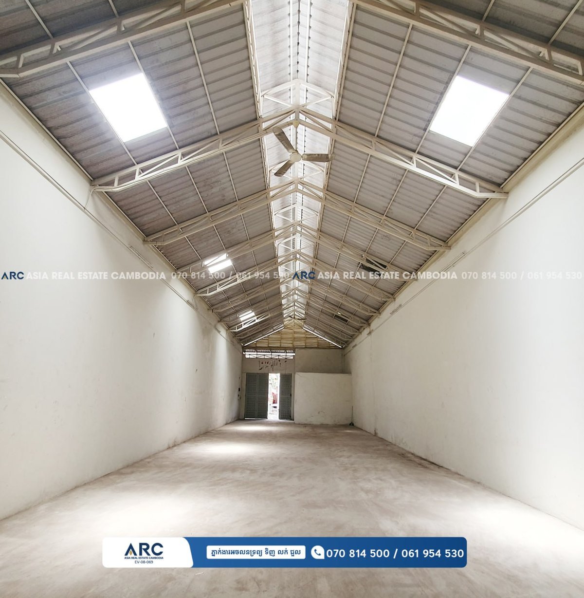 俄罗斯市场仓库招租 月租$1700 8x27米可议价