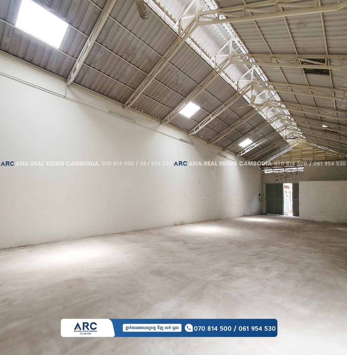 俄罗斯市场仓库招租 月租$1700 8x27米可议价