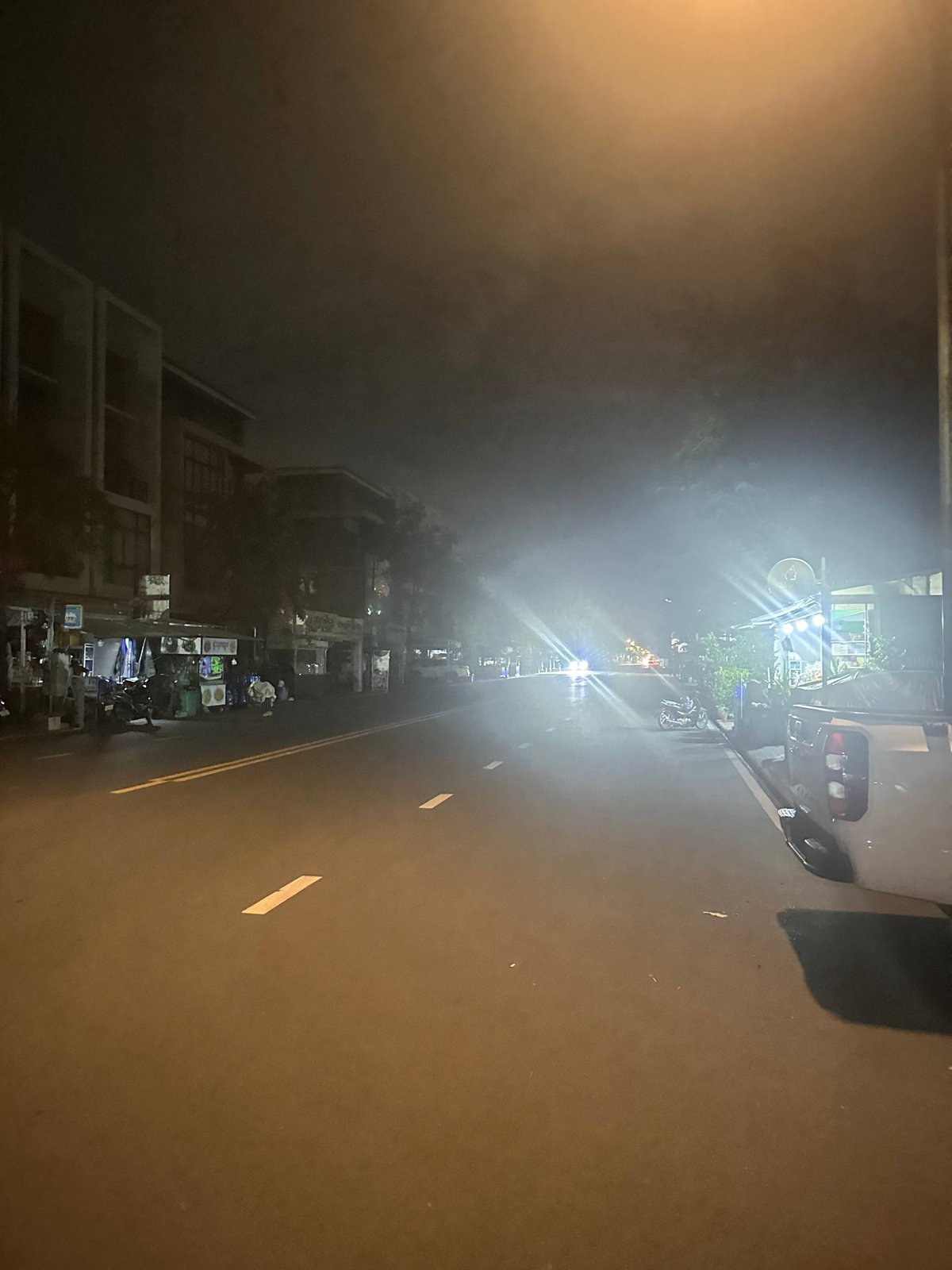 金边炳发城深夜突发大面积停电 居民担忧安全