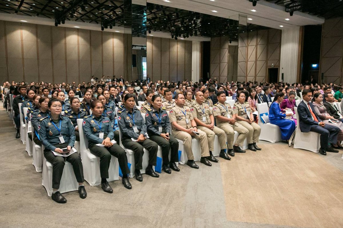 碧占莫妮主持国家促进社会道德及家庭价值委员会年度总结会