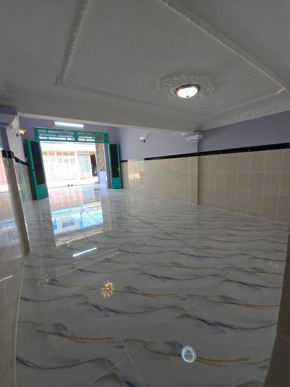 金边菩森芷区和平2小区联排别墅急售,面积4m x 12m,含2卧3卫,路宽8米