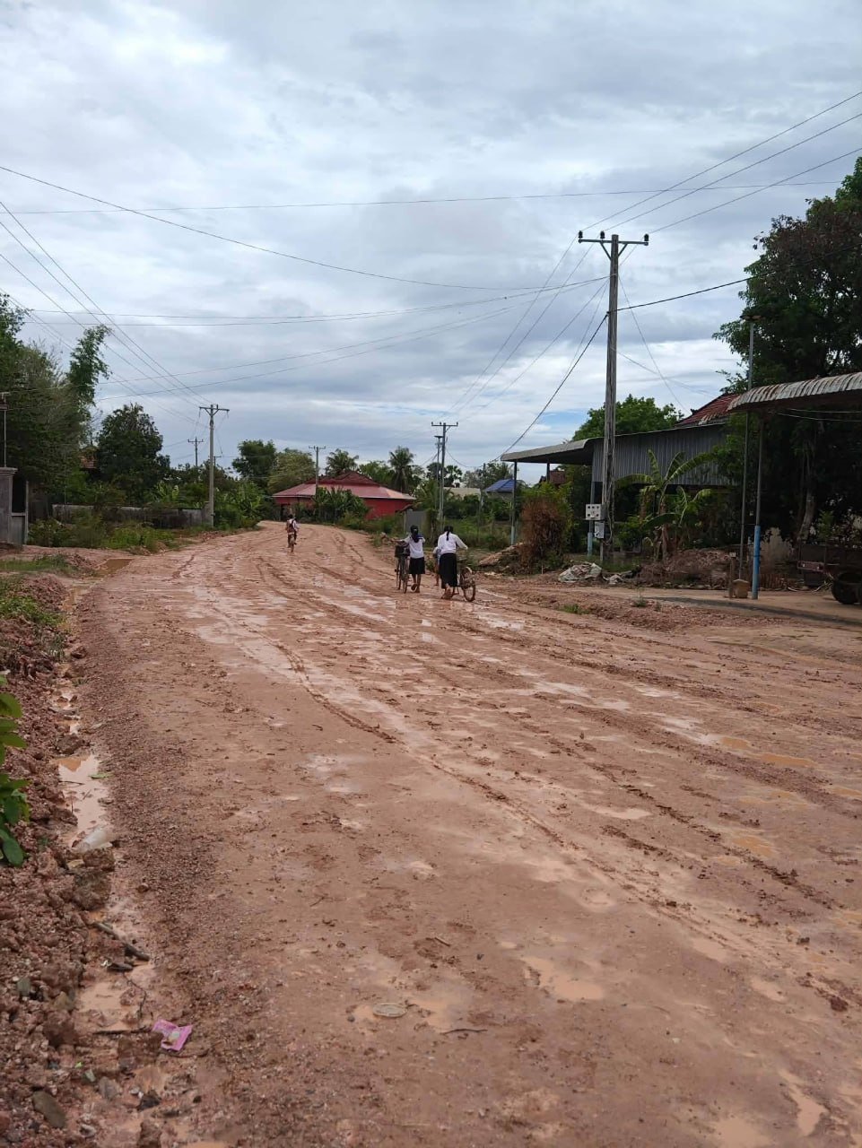 茶胶省波雷加巴县道路修缮工程明日正式启动