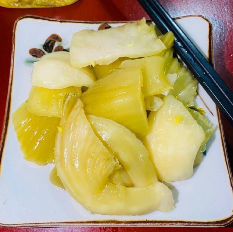 金边腌韭菜新鲜上市 搭配烤鱼绝佳 25000瑞尔每公斤