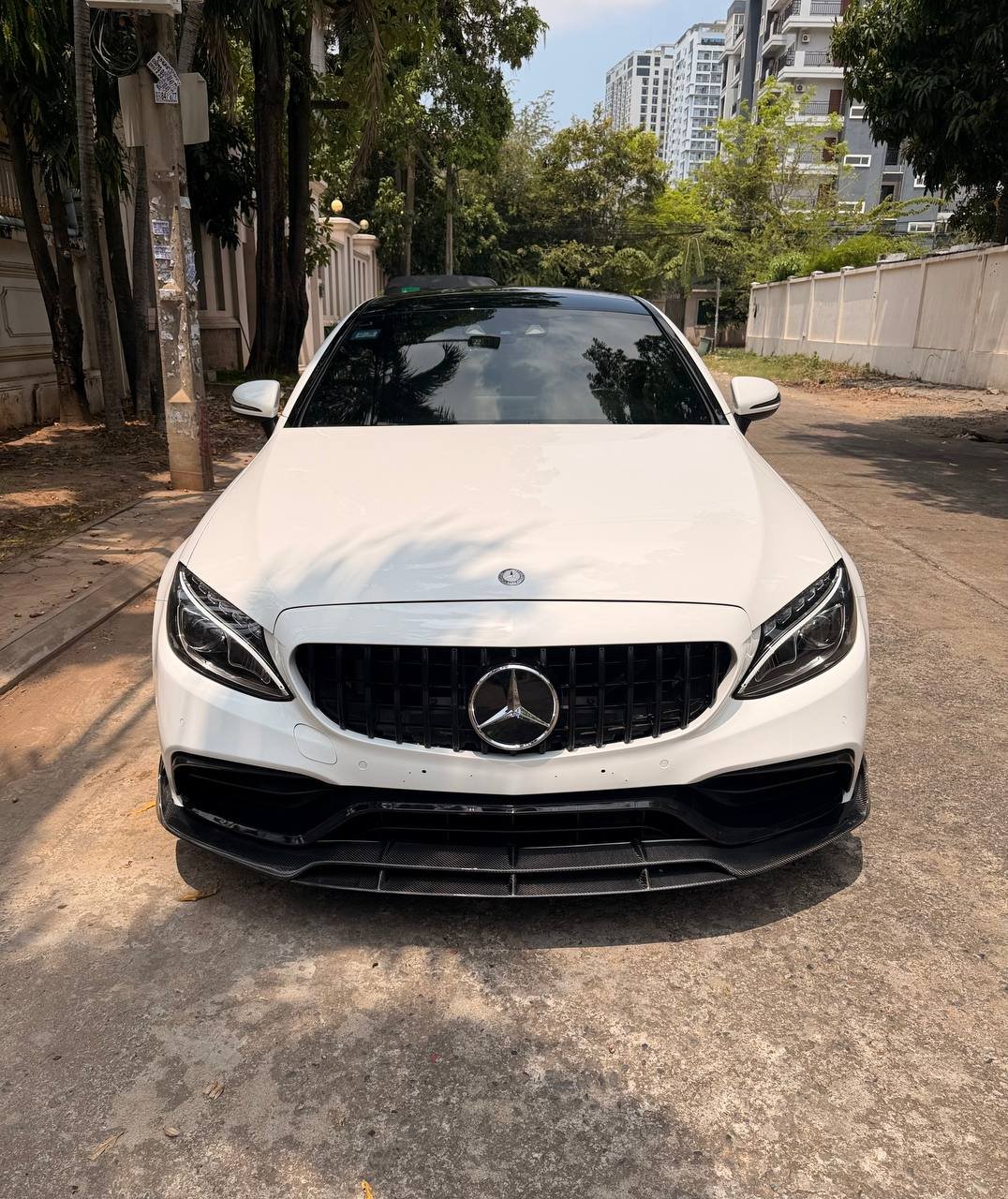 金边堆谷区现有一辆2016年款C-Coupe AMG轿跑转让
