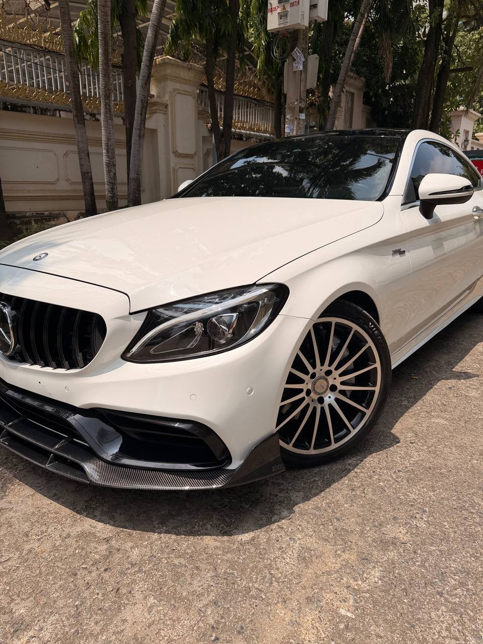 金边堆谷区现有一辆2016年款C-Coupe AMG轿跑转让