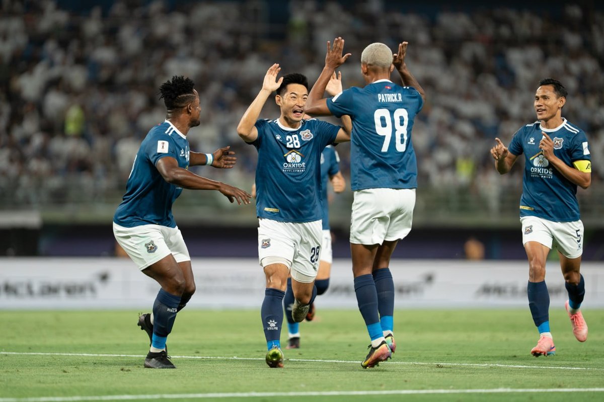 柴桢省王剑足球俱乐部AFC挑战联赛决赛上半场领先