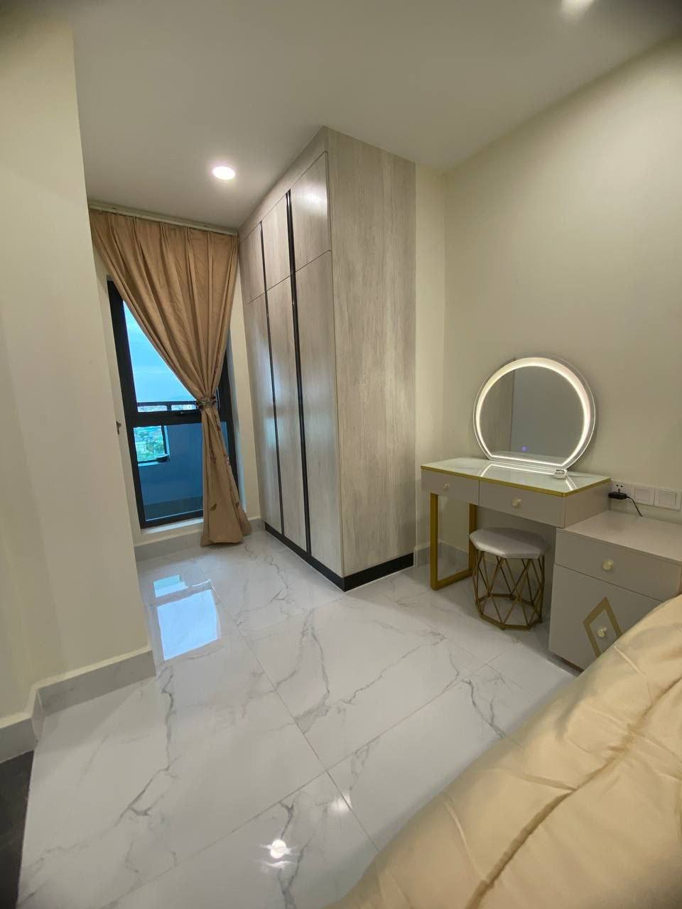 UK Condo 271两房公寓出售 总价$4.4万月租$380