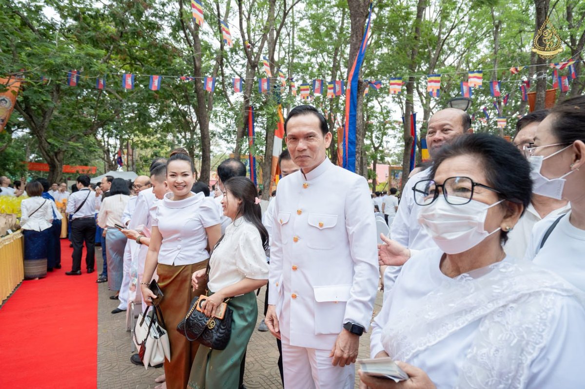柬埔寨商会领袖齐聚乌栋山 共同庆祝卫塞节庆典