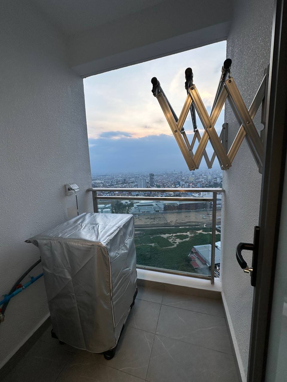 Urban Village公寓两房招租 月租$850含物业WiFi