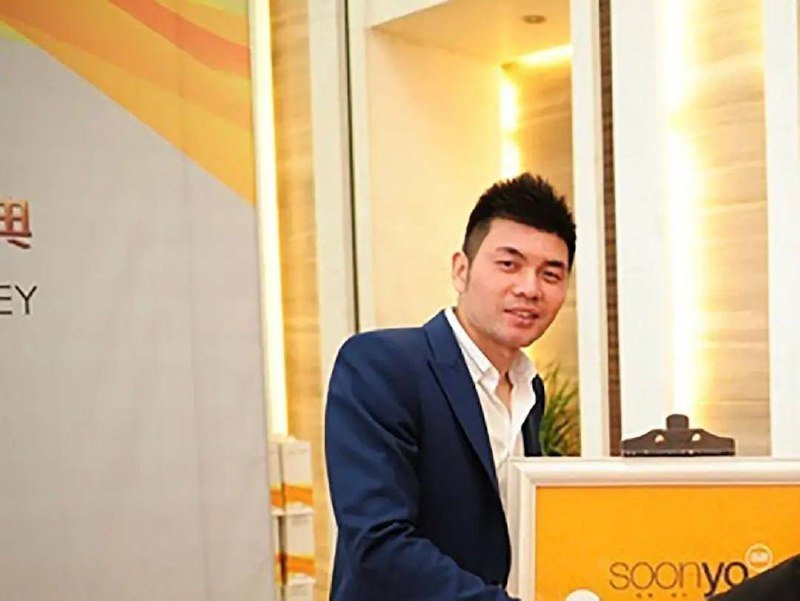 太子集团胡小伟私人飞机曝光 曾多次载洪森出访