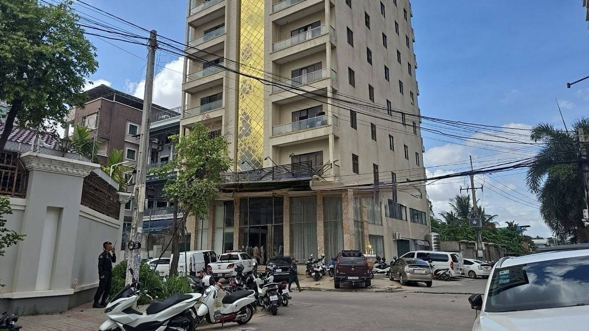 森速区戴维斯酒店及YN酒店被警方包围 疑涉网络诈骗