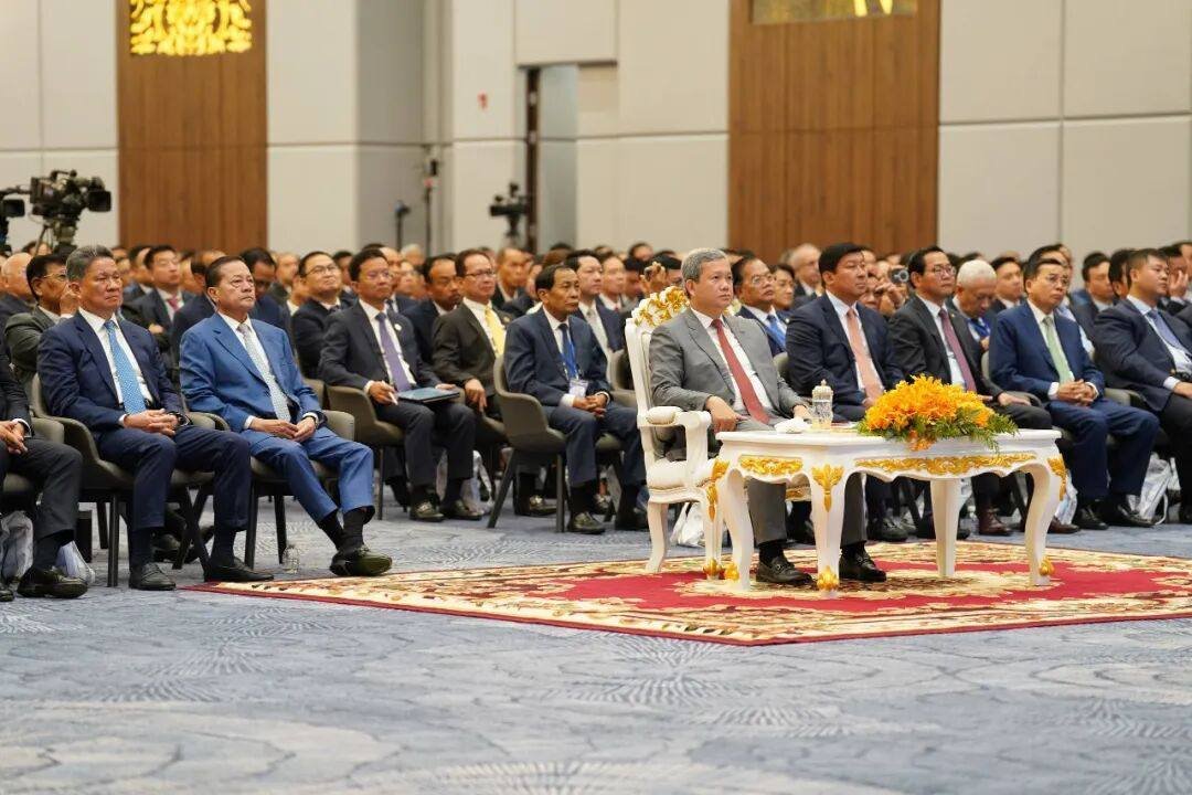 柬埔寨政府机构大裁撤 军队编制压缩至600人