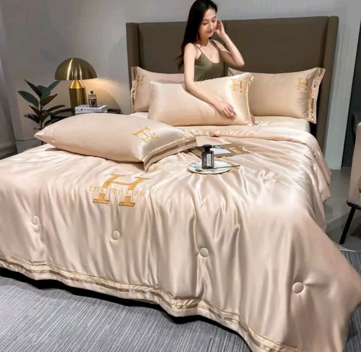 提供现货商品销售服务，具体产品信息及规格需通过Telegram联系客服进行详细咨