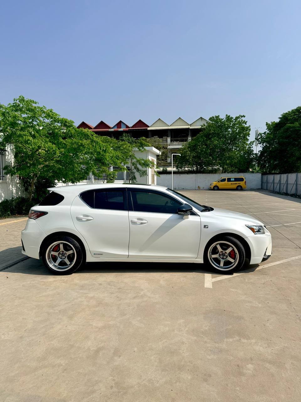 Lexus CT200h F-Sport 2012款出租 月租$650